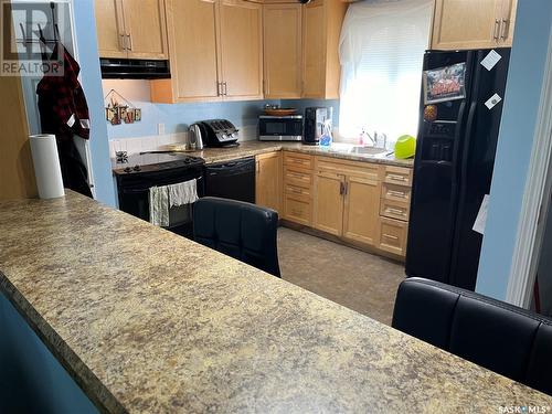 301 Halifax Street N, Regina, SK - Indoor Photo Showing Kitchen