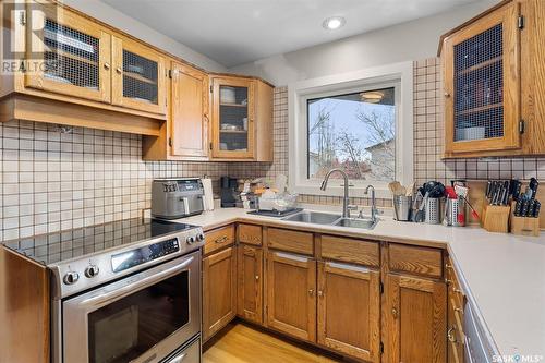 151 Neusch Crescent, Saskatoon, SK - Indoor Photo Showing Kitchen With Double Sink