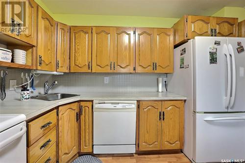 2322 Mackay Street, Regina, SK - Indoor Photo Showing Kitchen