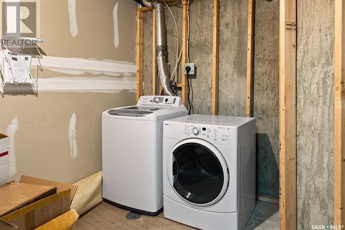 12 207 Keevil Way, Saskatoon, SK - Indoor Photo Showing Laundry Room