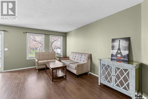 12 207 Keevil Way, Saskatoon, SK - Indoor Photo Showing Living Room