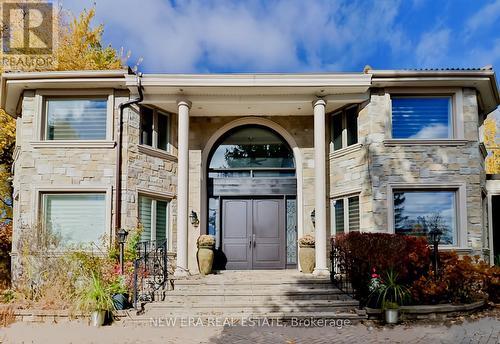 716 Woodland Acres Crescent, Vaughan, ON - Outdoor With Facade