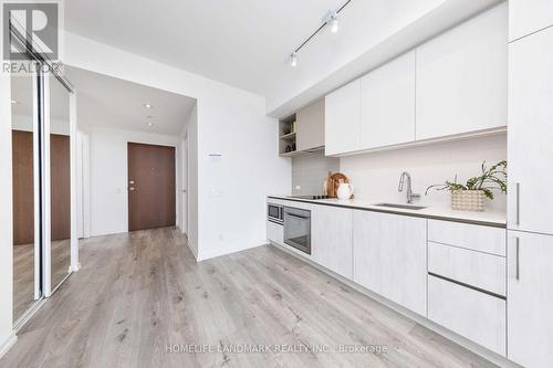 3306 - 1000 Portage Parkway, Vaughan, ON - Indoor Photo Showing Kitchen