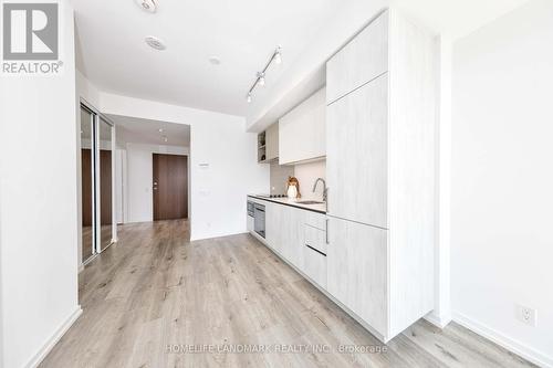 3306 - 1000 Portage Parkway, Vaughan, ON - Indoor Photo Showing Kitchen