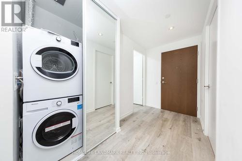 3306 - 1000 Portage Parkway, Vaughan, ON - Indoor Photo Showing Laundry Room