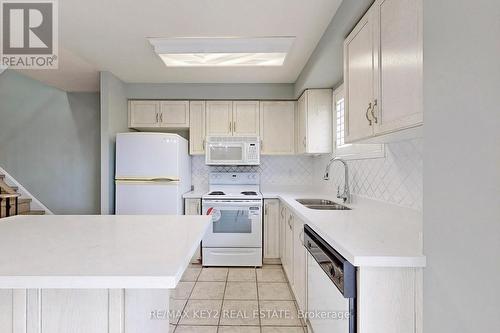 139 Kelso Crescent, Vaughan, ON - Indoor Photo Showing Kitchen With Double Sink