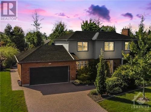 Amazing home in a fantastic location, bordering the greenbelt. - 10 Riverbrook Road, Ottawa, ON - Outdoor