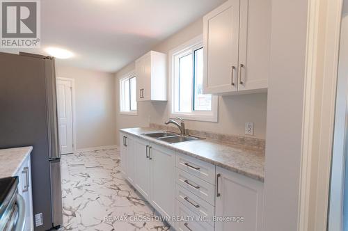 43 Charlbrook Avenue, Barrie, ON - Indoor Photo Showing Kitchen With Double Sink