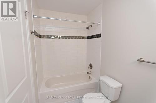 43 Charlbrook Avenue, Barrie, ON - Indoor Photo Showing Bathroom