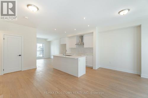 18 Mariners Pier Way, Orillia, ON - Indoor Photo Showing Kitchen