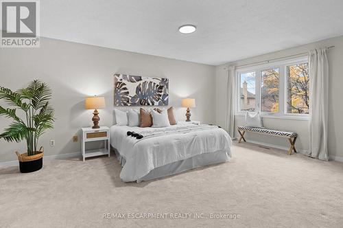 2068 Pipers Court, Burlington, ON - Indoor Photo Showing Bedroom