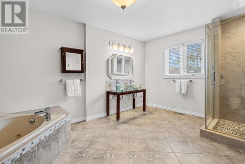 2068 Pipers Court, Burlington, ON - Indoor Photo Showing Bathroom