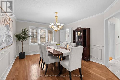 2068 Pipers Court, Burlington, ON - Indoor Photo Showing Dining Room