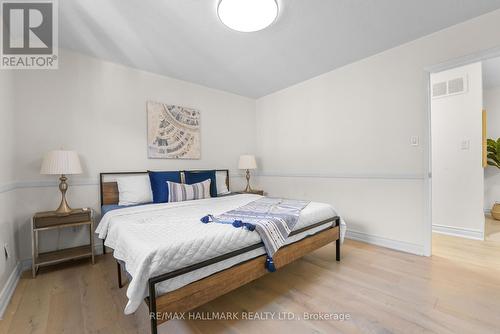 3401 Aubrey Road, Mississauga, ON - Indoor Photo Showing Bedroom