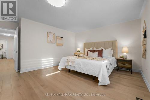 3401 Aubrey Road, Mississauga, ON - Indoor Photo Showing Bedroom