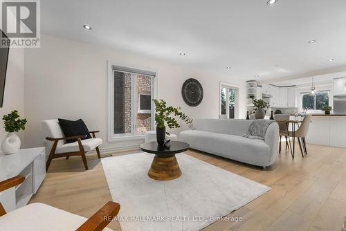 3401 Aubrey Road, Mississauga, ON - Indoor Photo Showing Living Room