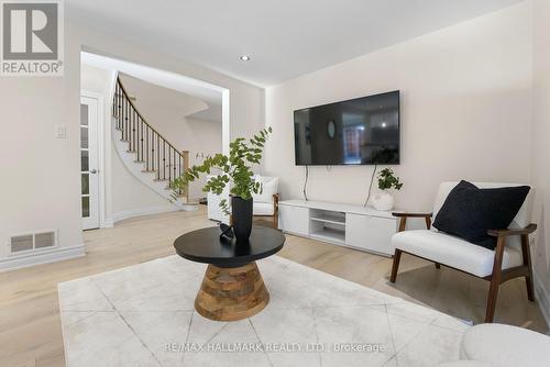 3401 Aubrey Road, Mississauga, ON - Indoor Photo Showing Living Room