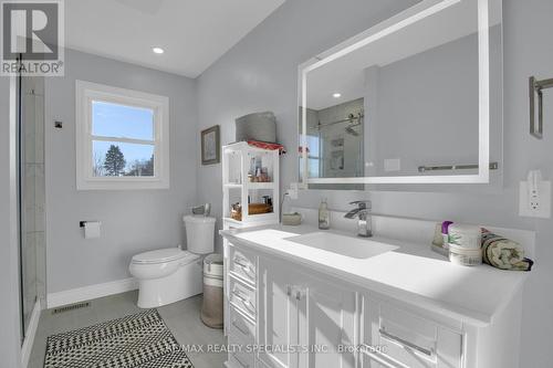 11044 1St Line, Milton, ON - Indoor Photo Showing Bathroom