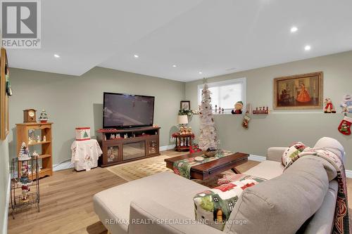 11044 1St Line, Milton, ON - Indoor Photo Showing Living Room