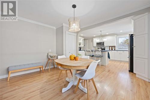 112 Chestnut Avenue, Sarnia, ON - Indoor Photo Showing Dining Room