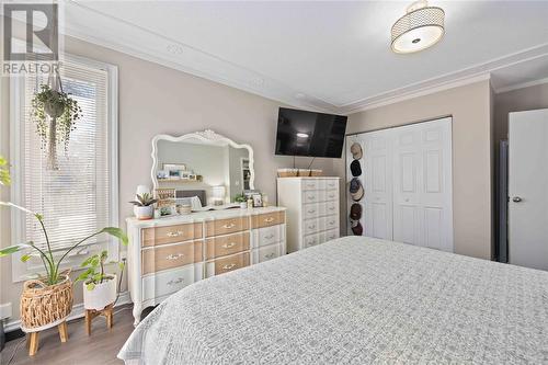 112 Chestnut Avenue, Sarnia, ON - Indoor Photo Showing Bedroom