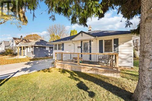 112 Chestnut Avenue, Sarnia, ON - Outdoor With Deck Patio Veranda