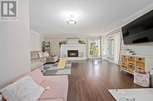 112 Chestnut Avenue, Sarnia, ON - Indoor Photo Showing Living Room With Fireplace