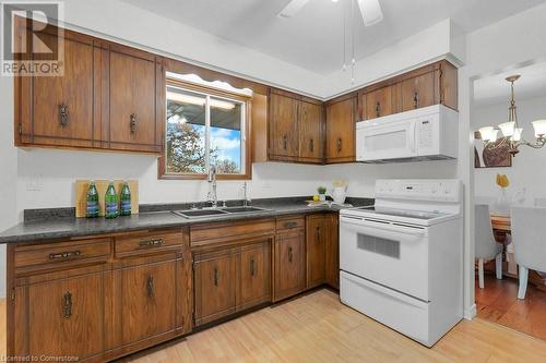 7 Phoebe Crescent, Elmira, ON - Indoor Photo Showing Kitchen With Double Sink