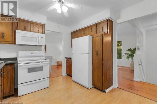 7 Phoebe Crescent, Elmira, ON - Indoor Photo Showing Kitchen