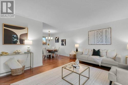 7 Phoebe Crescent, Elmira, ON - Indoor Photo Showing Living Room