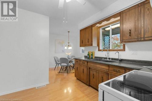 7 Phoebe Crescent, Elmira, ON - Indoor Photo Showing Kitchen With Double Sink