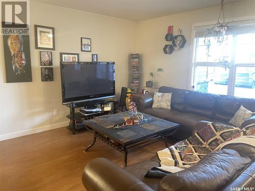 407 1015 Patrick Crescent, Saskatoon, SK - Indoor Photo Showing Living Room