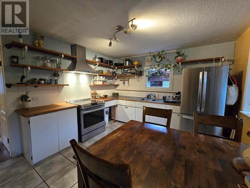 701 Seventh Street, Nelson, BC - Indoor Photo Showing Kitchen With Double Sink