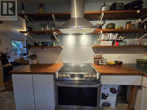 701 Seventh Street, Nelson, BC - Indoor Photo Showing Kitchen