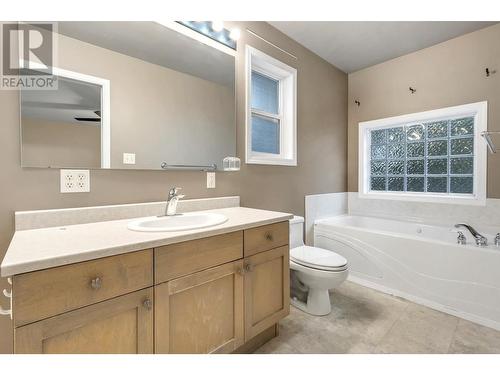 3194 Vista View Road, Prince George, BC - Indoor Photo Showing Bathroom