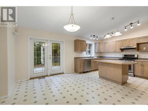 3194 Vista View Road, Prince George, BC - Indoor Photo Showing Kitchen