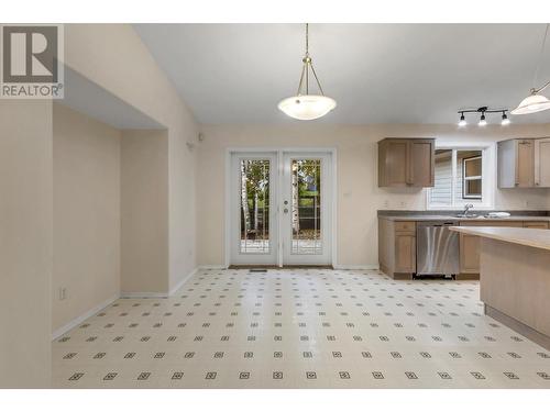 3194 Vista View Road, Prince George, BC - Indoor Photo Showing Kitchen