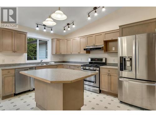 3194 Vista View Road, Prince George, BC - Indoor Photo Showing Kitchen