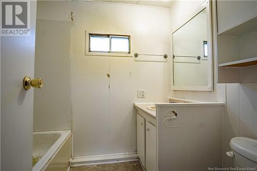 4 Glenrose Street, Lincoln, NB - Indoor Photo Showing Laundry Room