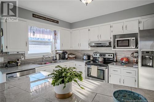 15 Sandalwood Crescent, Saint John, NB - Indoor Photo Showing Kitchen With Double Sink