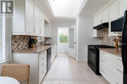 149 Glenwood Crescent, Toronto, ON - Indoor Photo Showing Kitchen