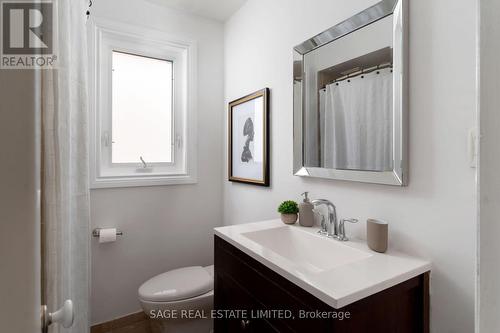 149 Glenwood Crescent, Toronto, ON - Indoor Photo Showing Bathroom