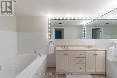 149 Glenwood Crescent, Toronto, ON - Indoor Photo Showing Bathroom