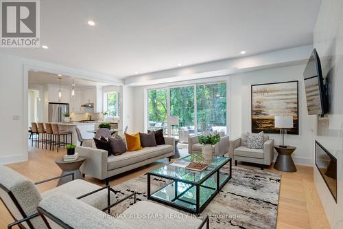 4 Tredvalley Grove, Toronto, ON - Indoor Photo Showing Living Room