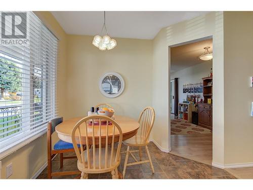 1255 Raymer Avenue Unit# 162, Kelowna, BC - Indoor Photo Showing Dining Room