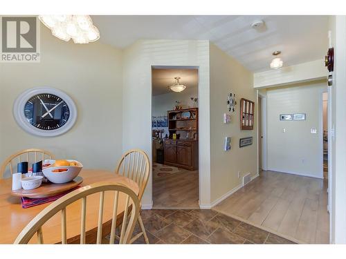 1255 Raymer Avenue Unit# 162, Kelowna, BC - Indoor Photo Showing Dining Room