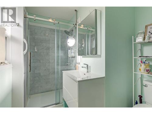 1255 Raymer Avenue Unit# 162, Kelowna, BC - Indoor Photo Showing Bathroom