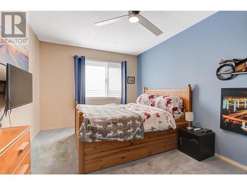 1255 Raymer Avenue Unit# 162, Kelowna, BC - Indoor Photo Showing Bedroom