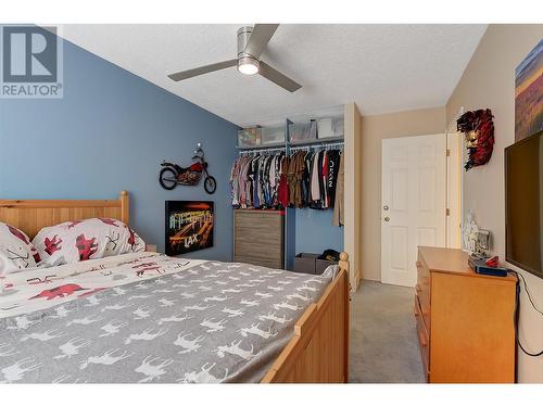 1255 Raymer Avenue Unit# 162, Kelowna, BC - Indoor Photo Showing Bedroom