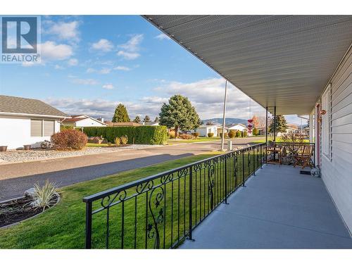 1255 Raymer Avenue Unit# 162, Kelowna, BC - Outdoor With Exterior